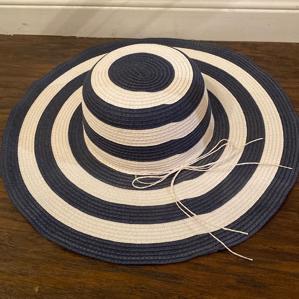 NWOT Big Girls Striped Floppy Sun Hat